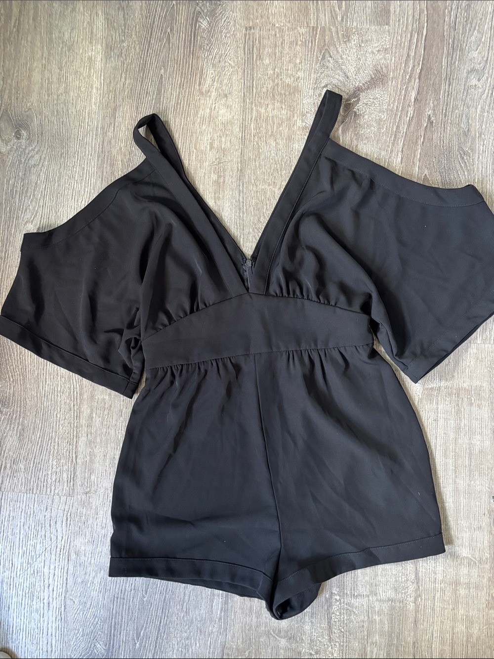 TOBI Black V-Neck Off-Shoulder Romper - Women's Size small